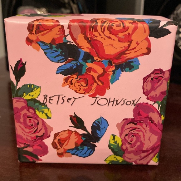 Daisy earrings and necklace - Picture 3 of 4